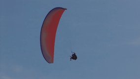 HD paragliding in blue sky, Canon XH A1, FullHD video, 1080p, 25fps, progressive scan 