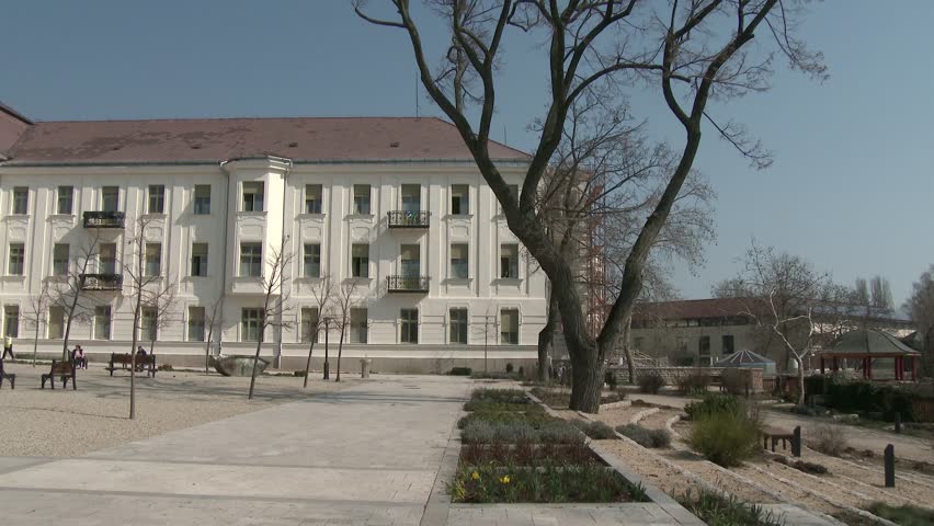 4K Balatonfured Hungary - Heart Hospital Cardiac Rehabilitation Center
This town is at Lake Balaton which is a summer tourist destination in Hungary.Early spring off-season.
4K 3840 x 2160 uhd