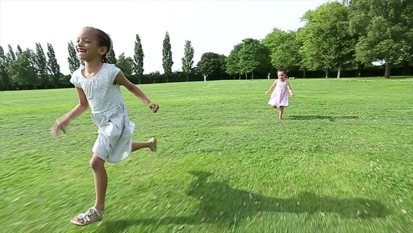 girls running