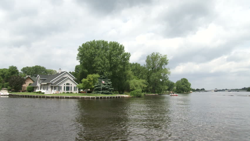 Cottages on the coastline of a river in Wisconsin
