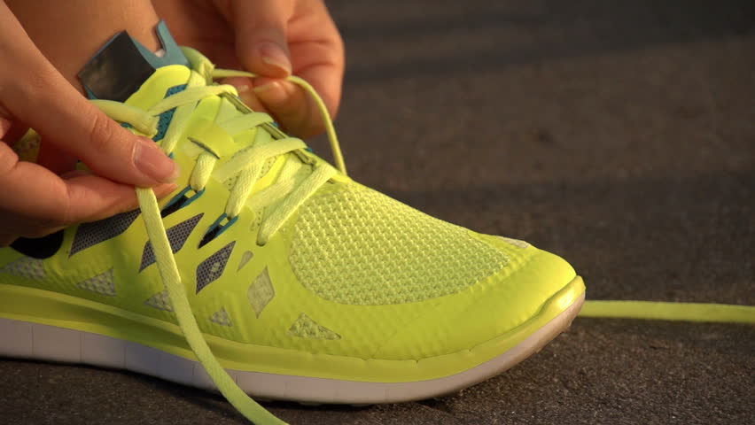 running shoes close to barefoot