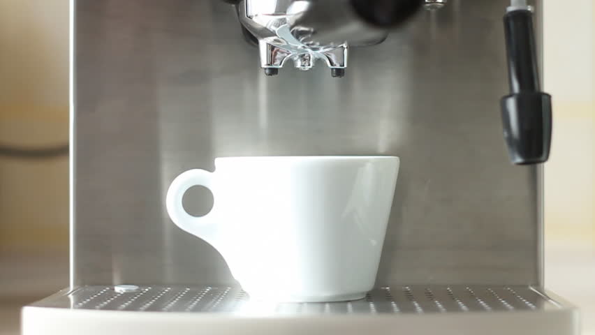 Making coffee using espresso machine