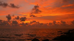 Video 1080p - blazing sunset over tropical ocean