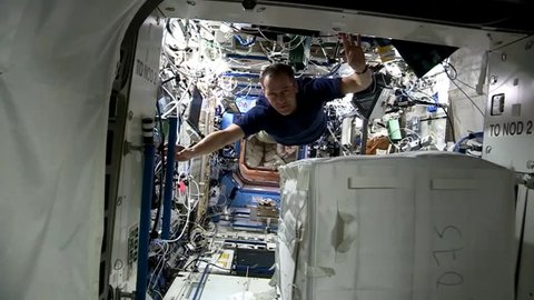 CIRCA 2010s - Life on board the International Space Station. సంపాదకీయ స్టాక్ వీడియో