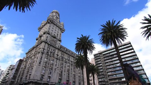MONTEVIDEO, URUGUAY - JULY 29: Timelapse of clouds move over the Plaza Independencia on July 29, 2014 in Montevideo, Uruguay.
 Adlı Haber Amaçlı Stok Video