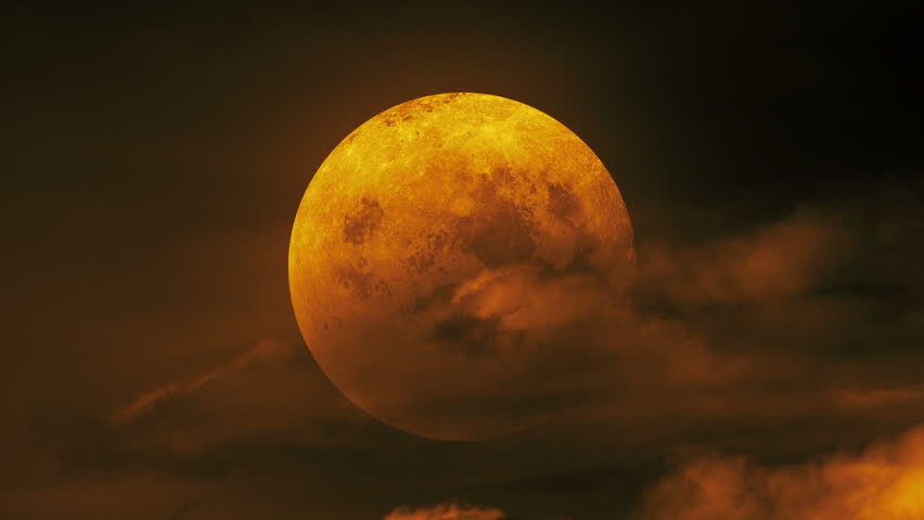 Желтая луна песни. Желтая Луна. Полная желтая Луна. Оранжевая Луна. Луна желто оранжевая.