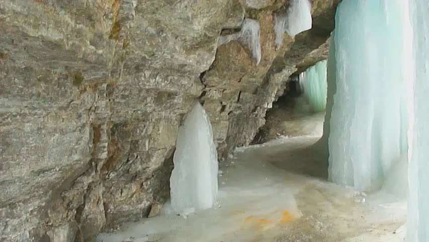Short clip of a frozen blue Minnehaha Falls
special footage
no audio