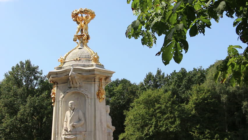 Monument dedicated to German composers at the Tiergarten at Berlin,
created by the sculpturer Rudolph Leopold Siemering and his son