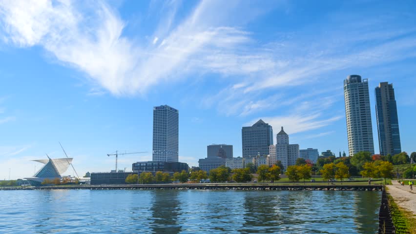 Beautiful Sunny Day in Milwaukee Wisconsin UHD Time lapse 