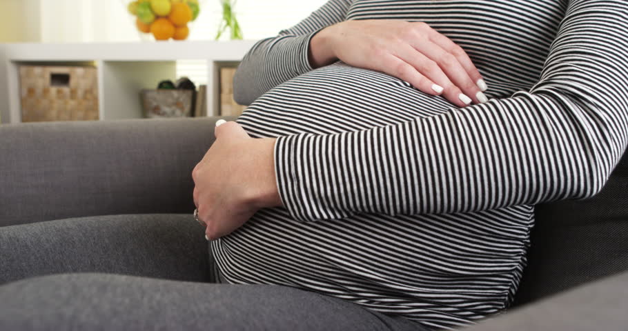Beautiful Pregnant Woman Rubbing Belly Stok Videosu 100 Telifsiz 7814284 Shutterstock 
