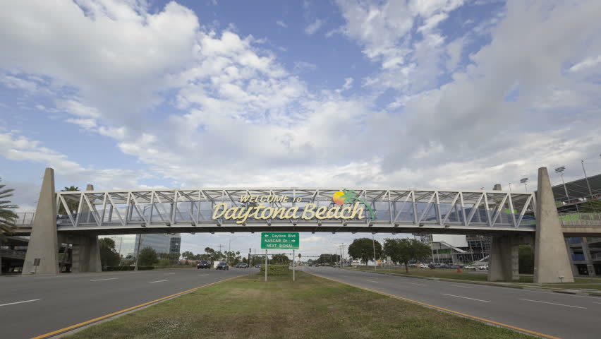 4K Time lapse Daytona Beach welcome sign greeting guests to the Florida city with passing traffic