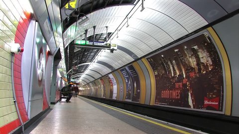 2014 winter.London underground train station time-lapse.London underground is a London-based urban rail transport system. Metro vehicles in central London is the underground operation.