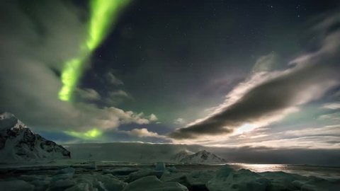 Northern Lights in the Arctic, Spitsbergen - TIMELAPSE