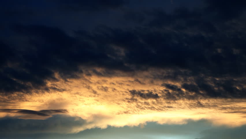 Layers of clouds moving fast in two different directions / HD1080 / 30fps