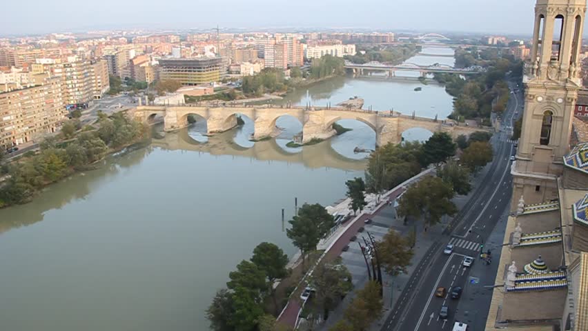  Puente de Piedra (Stone bridge) and other bridges in Zaragoza, Spain.