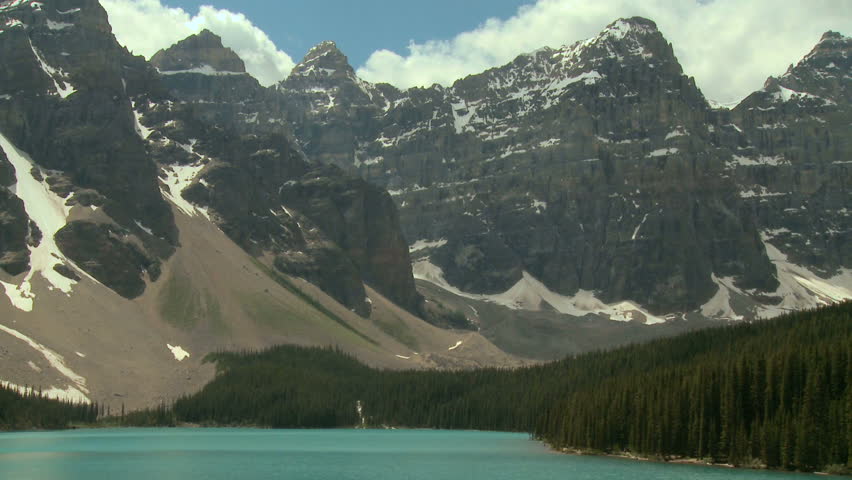 Zoom out on beautiful Moraine Lake in the Canadian Rockies