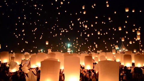 SANSAI, CHIANGMAI, THAILAND - OCT 25: Yee Peng Festival, with more than a thousand floating lanterns in Chiangmai, Thailand on October 25, 2014