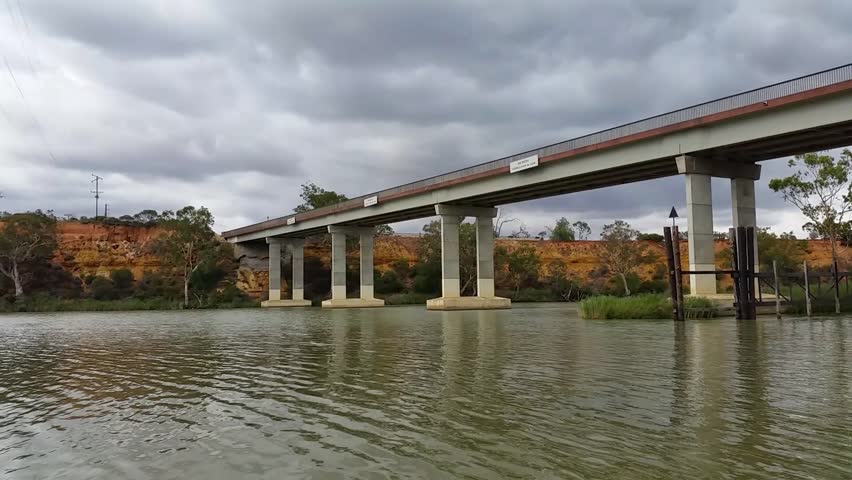 The Murray River Australia.
The Murray forms the border between the states of New South Wales and Victoria.
Footage taken along Sturt Highway.