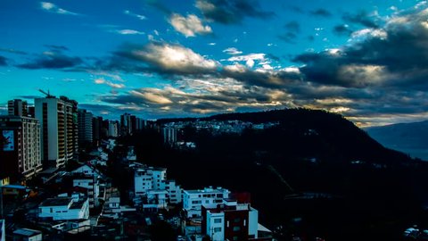 Time lapse 6-7 am Quito - Ecuador Adlı Stok Video
