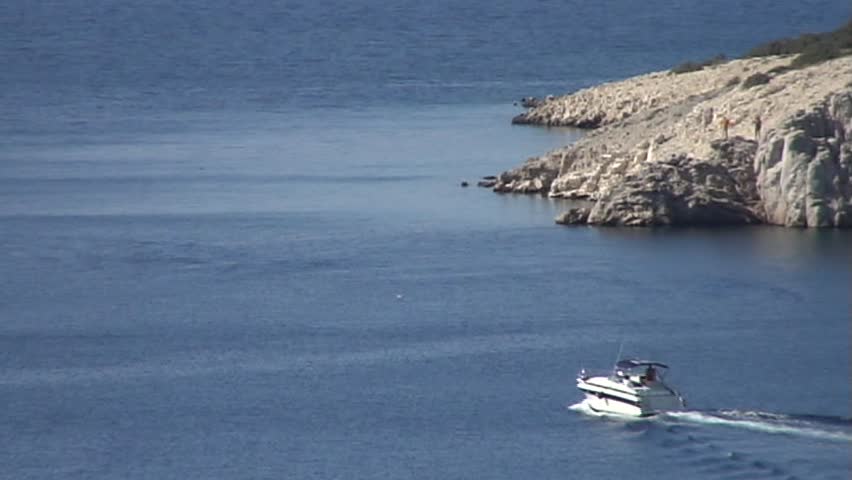 boat leaving bay