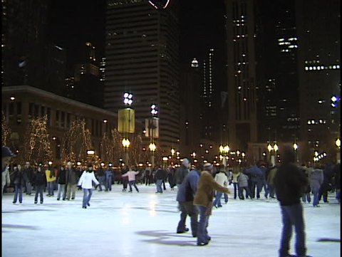 chicago ice skating at millennium park 3
