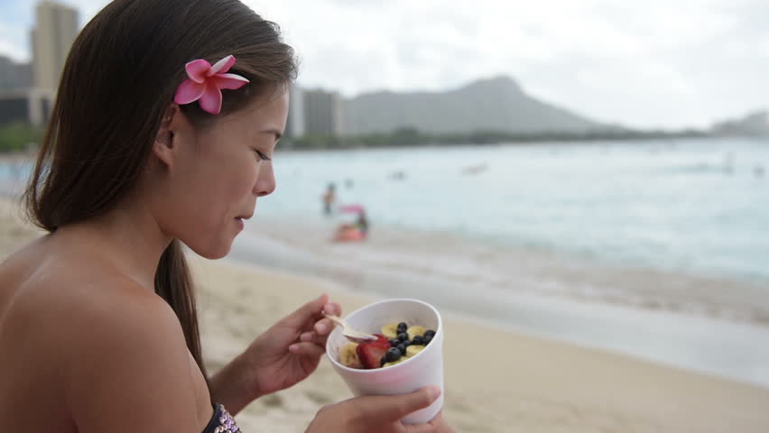 Acai Bowl Woman Eating Arkivvideomateriale 100 Royaltyfritt Shutterstock