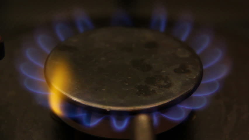 Газовая горелка огонь синий цвет. Elite gaz plita газ плита. Умеренный огонь на плите. Температура горения пламени газовой горелки плиты. Газовая плита мора 1225 пламя.