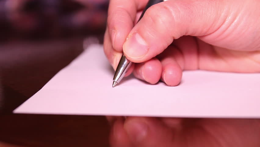 Writing 30. Рука подписывает. Официальные бумаги. Документы HD. Рука подписывает документ.