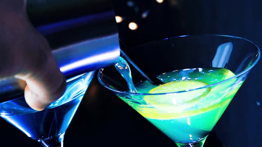 barman pouring cocktail drink on disco: video de stock (totalmente libre de  regalías) 9045034 | Shutterstock