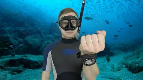 Diving sign- divemaster  shows sing  ASK QUASTIONS  ,also a available on the green screen all of diving sings from course (open water diver)  8   of 11
