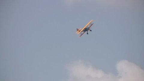 Video of an old WW II training Stearman bi-plane.