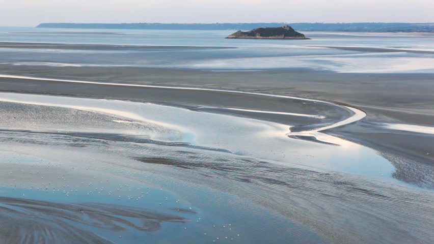 water rise on Le Mont Saint-Michel flood time lapse