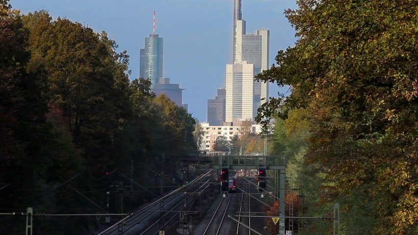 Skyline Frankfurt - Train traffic