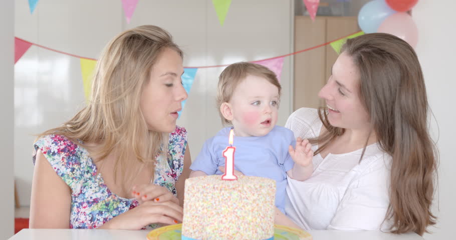 mums first birthday with baby