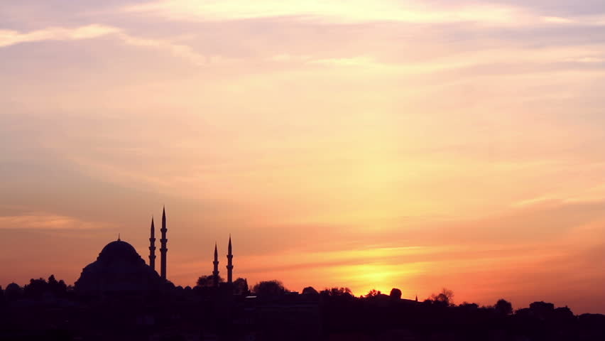 Time lapse sunrise over Suleymaniye Mosque in Istanbul 