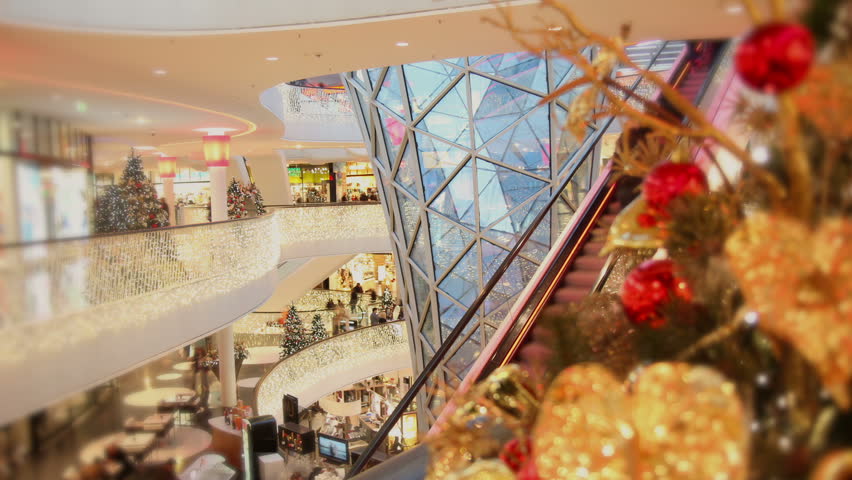 Consumer on escalators at christmas time - Time lapse