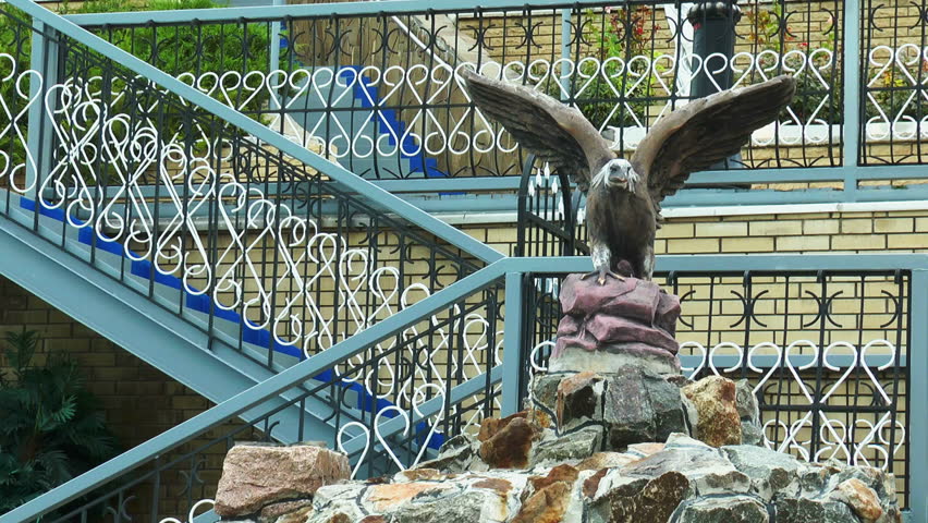 sculpture of an eagle