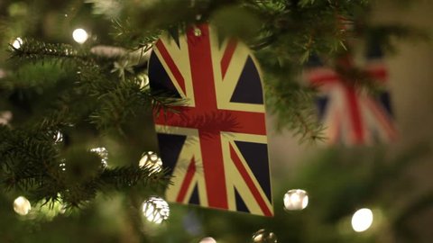 Christmas in england video. Рождество в Великобритании. Рождественская елка в Англии. Рождественская ель в Великобритании. Рождество в Великобритании ель.