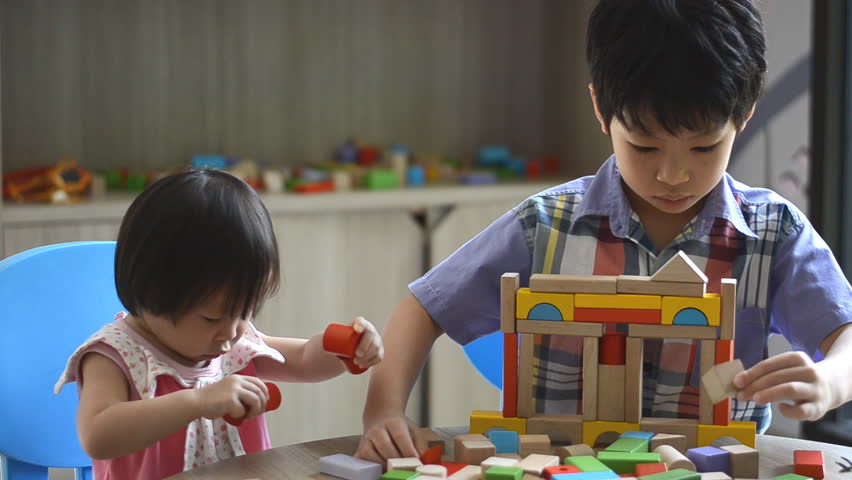 children playing blocks