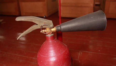 Stored-pressure fire extinguisher