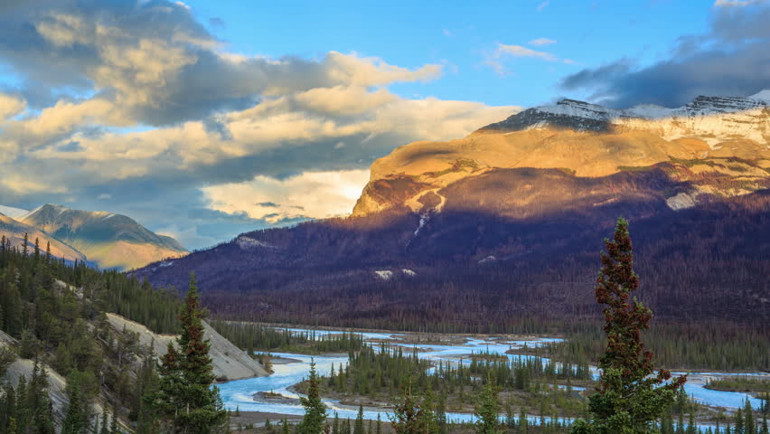 Saskatchewan River, Icefields Parkway, Alberta, Canada